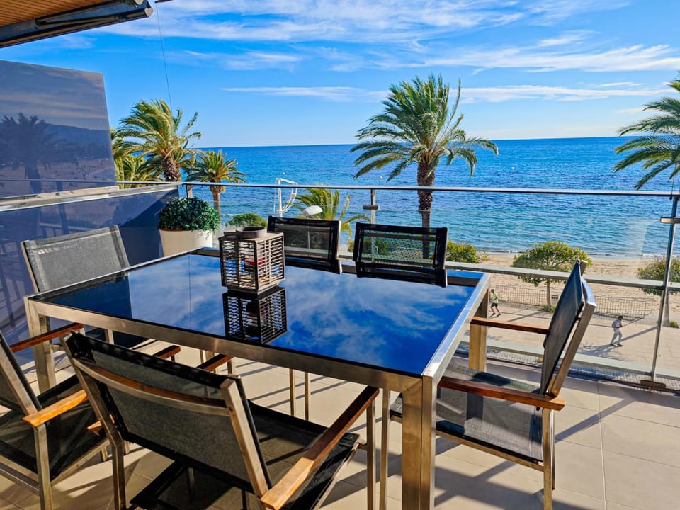 LITORAL COSTA DORADA - TROPICANA MAR Only families Apartment in Cambrils