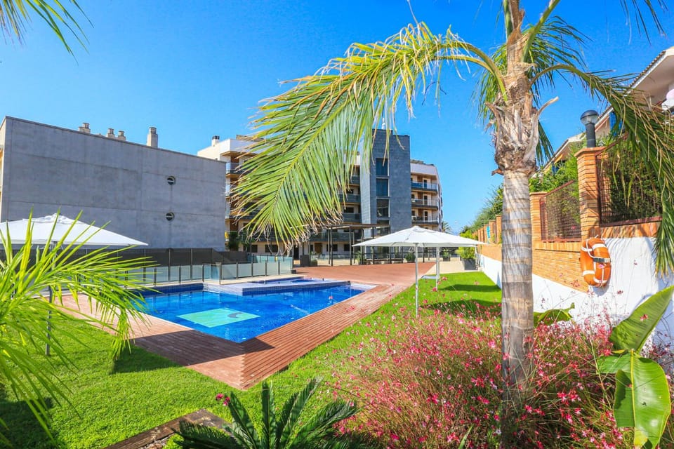 LITORAL COSTA DORADA - TROPICANA MAR Only families Apartment in Cambrils