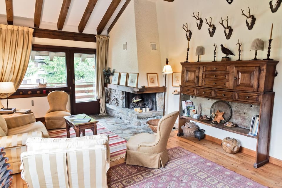 Communal lounge/ TV room, Living room