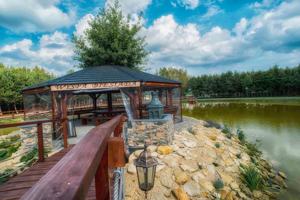 Nearby landmark, Spring, Day, Natural landscape, BBQ facilities, Fishing, Garden, Garden, Garden view, Lake view, Area and facilities, Sports, Entertainment