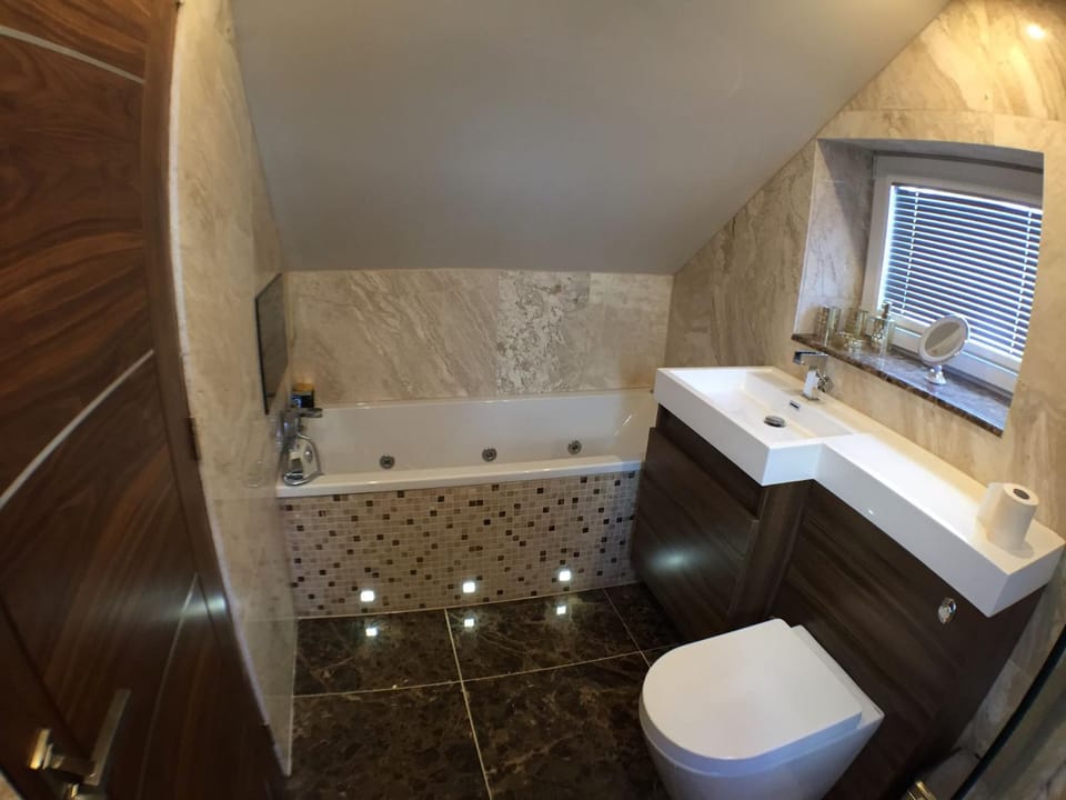 Toilet, Bathroom, Bath