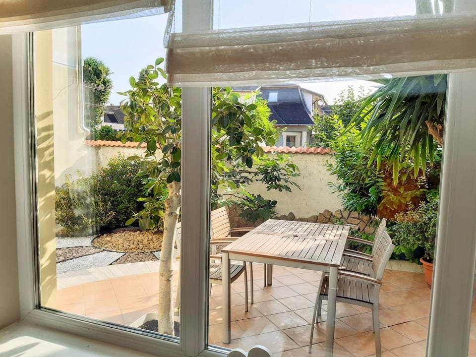 View (from property/room), Balcony/Terrace