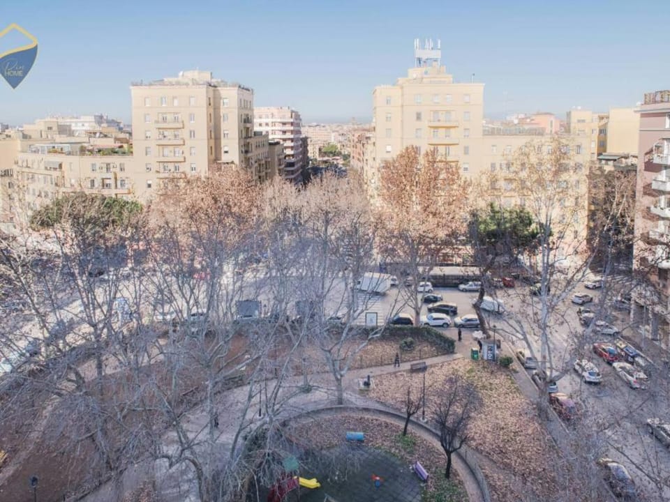City view, Quiet street view