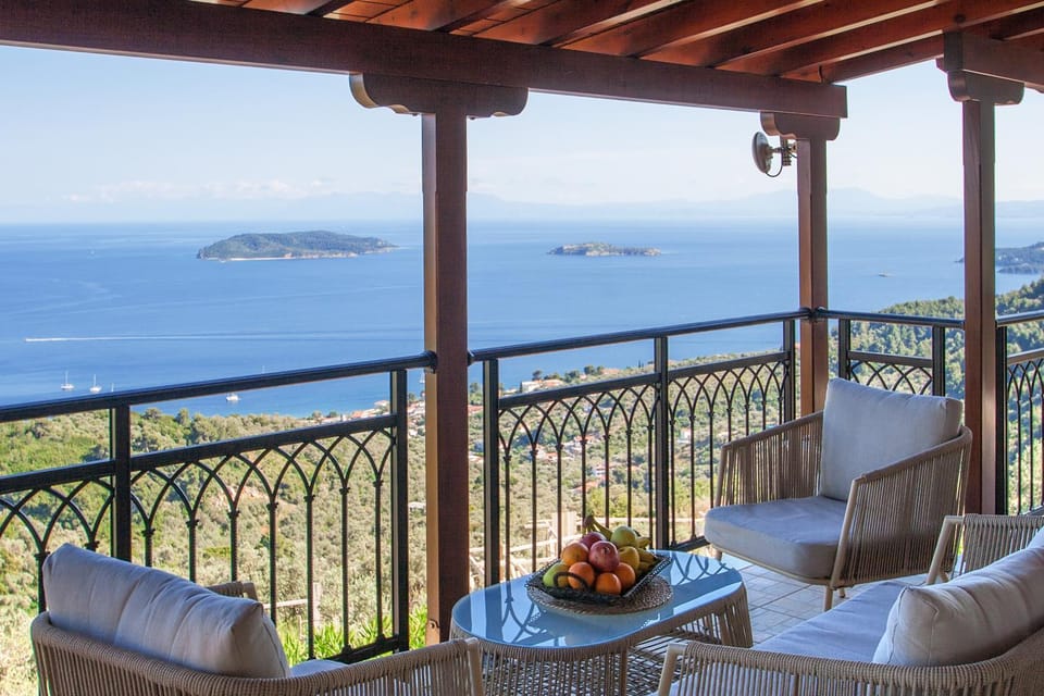 Natural landscape, View (from property/room), Balcony/Terrace, Living room, Mountain view, Sea view, Location