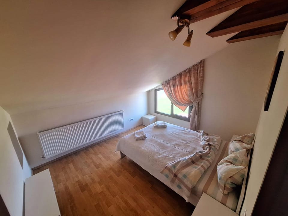Shower, Bed, Photo of the whole room, Bedroom, Garden view, hair dryier, internet, towels, dryer, air conditioner