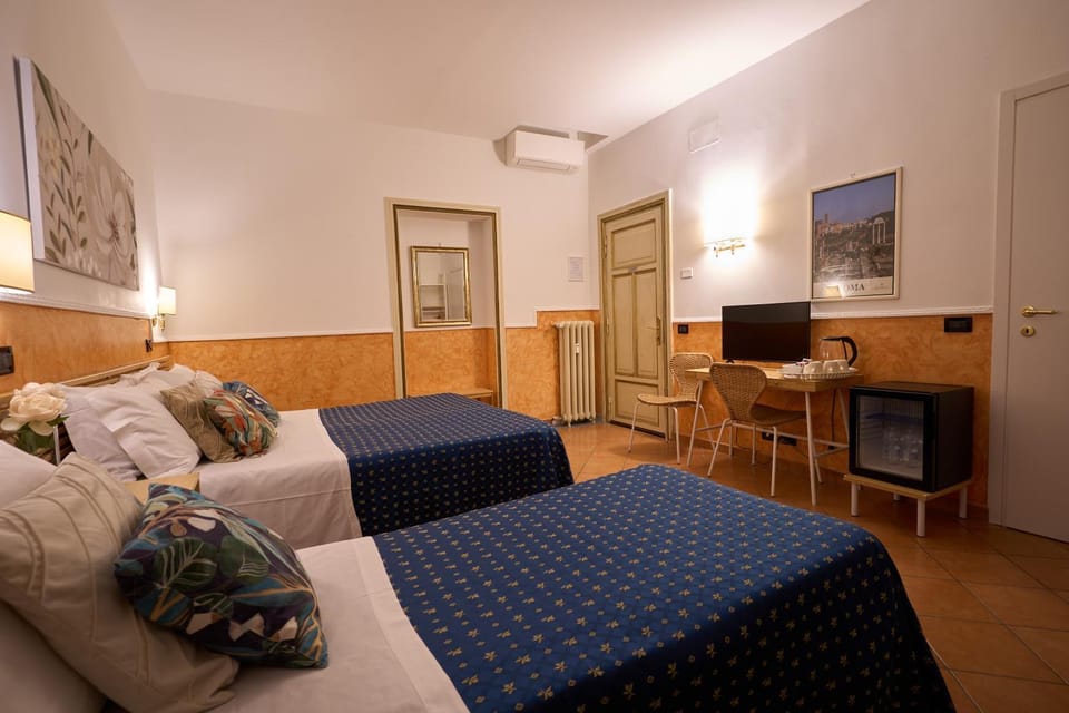 TV and multimedia, Coffee/tea facilities, Photo of the whole room, Bedroom, furniture, minibar, air conditioner