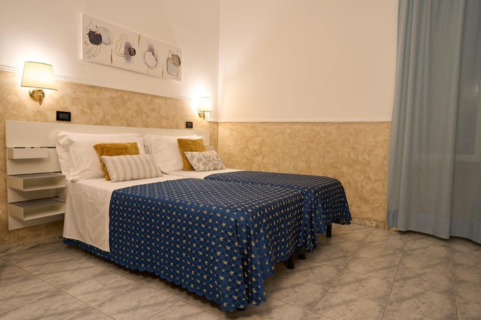 Bed, Photo of the whole room, Bedroom, furniture