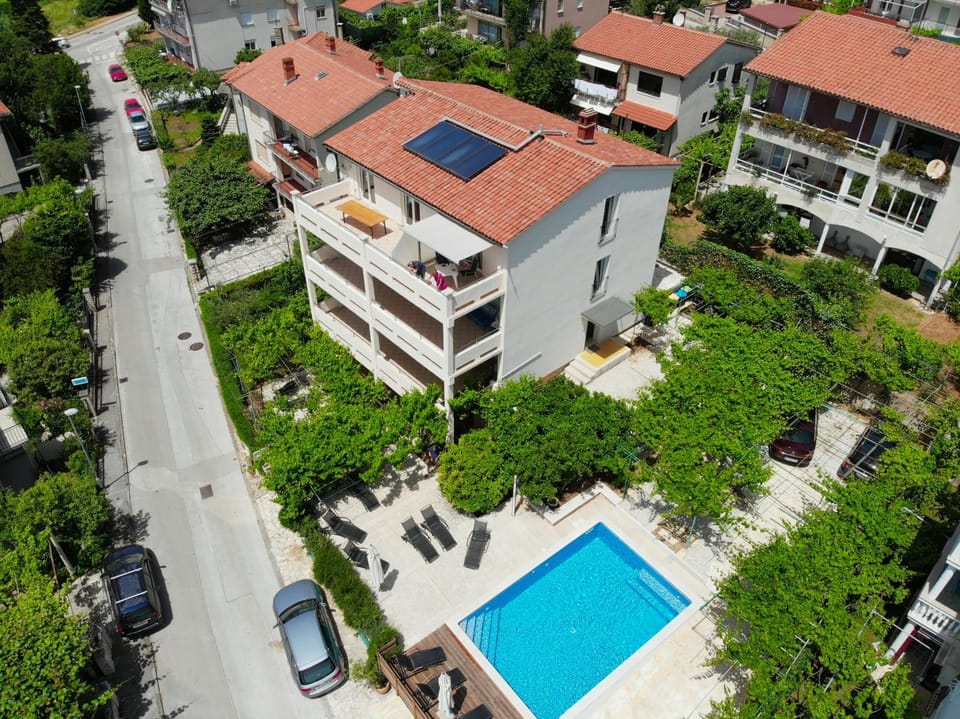 Bird's eye view, Garden, Street view, Swimming pool, Parking