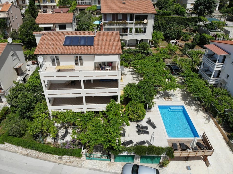 Property building, Bird's eye view