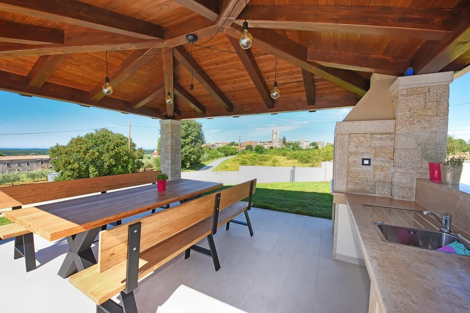 Patio, BBQ facilities, Garden, Balcony/Terrace, City view, Garden view, Pool view, Sea view, Street view