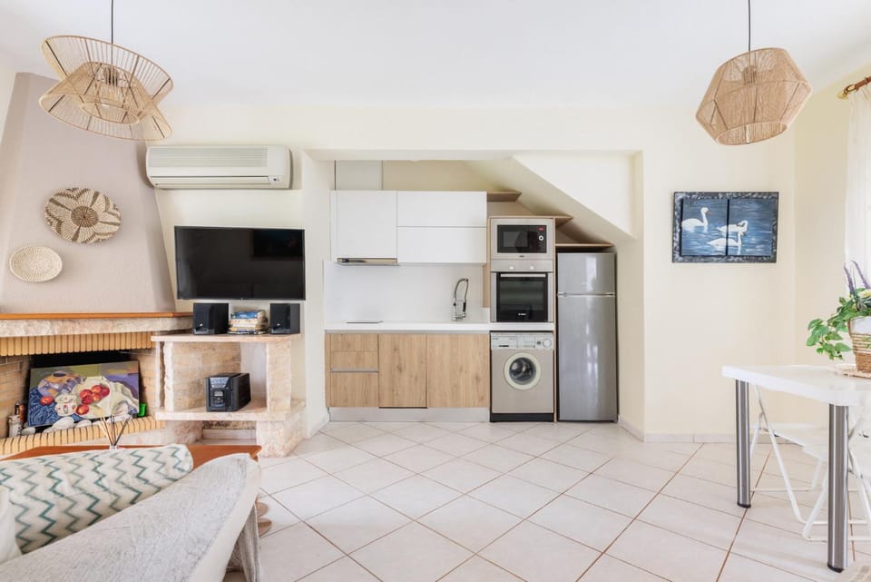 Living room, kitchen