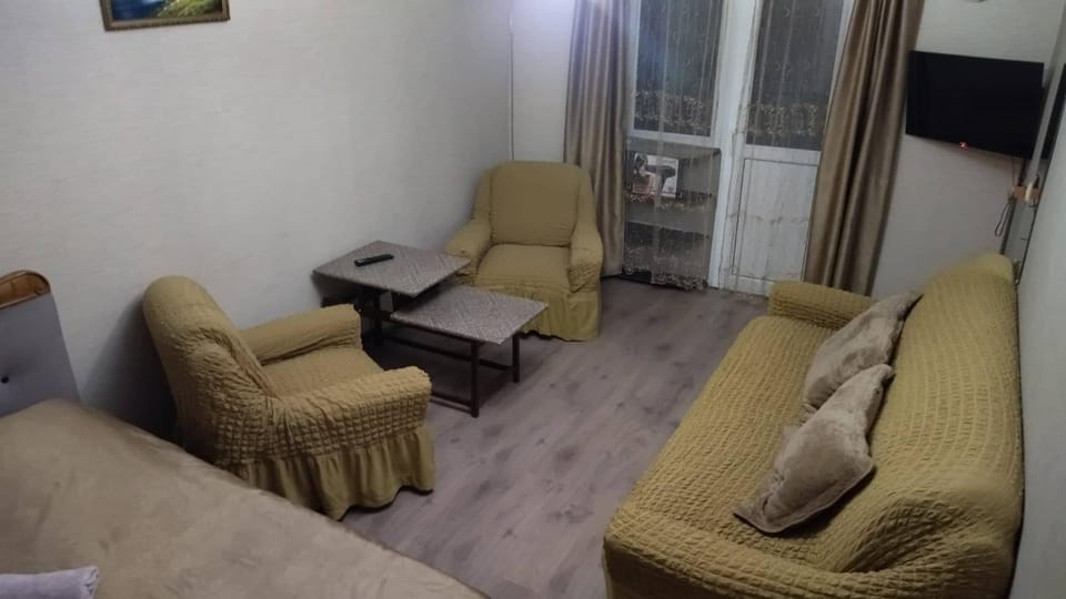 Property building, TV and multimedia, Living room, Seating area