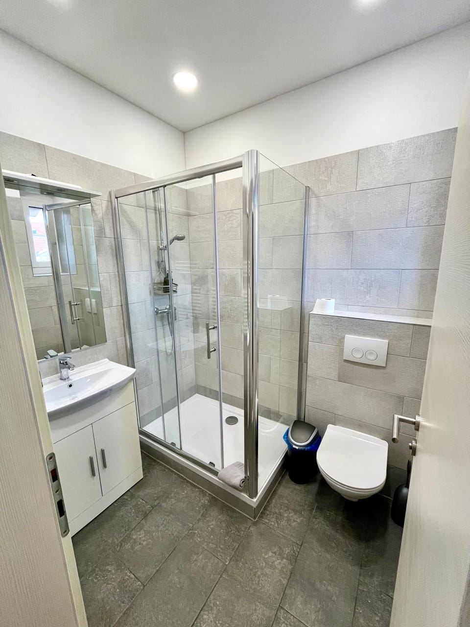 Shower, Toilet, Bathroom