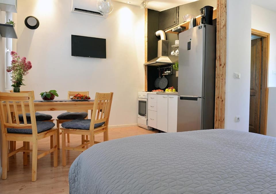 Kitchen or kitchenette, Dining area, On site