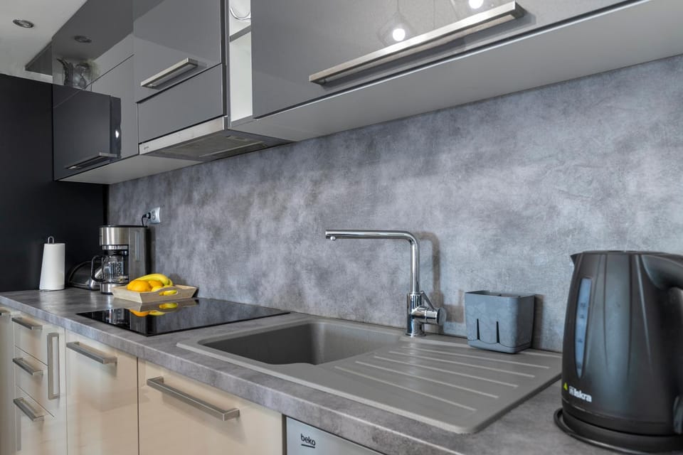 Communal kitchen, kitchen