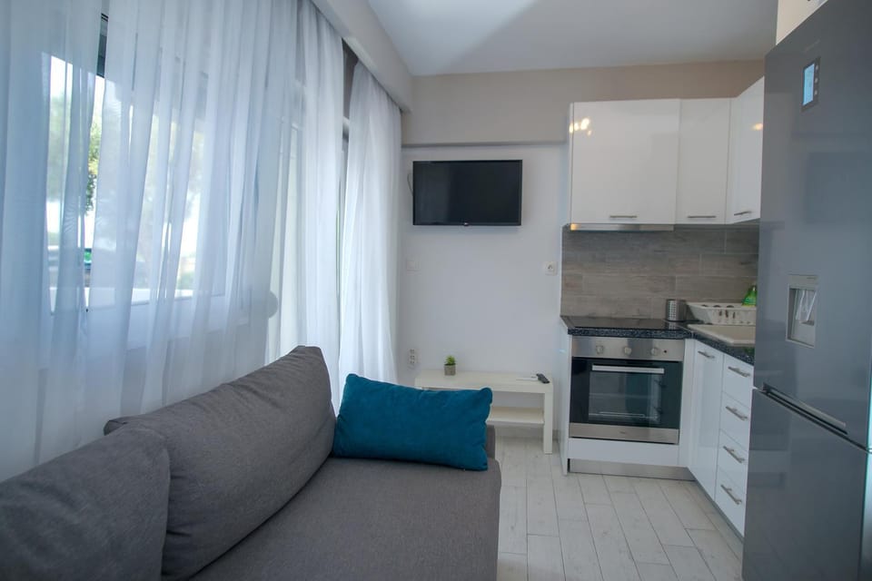 Kitchen or kitchenette, Living room