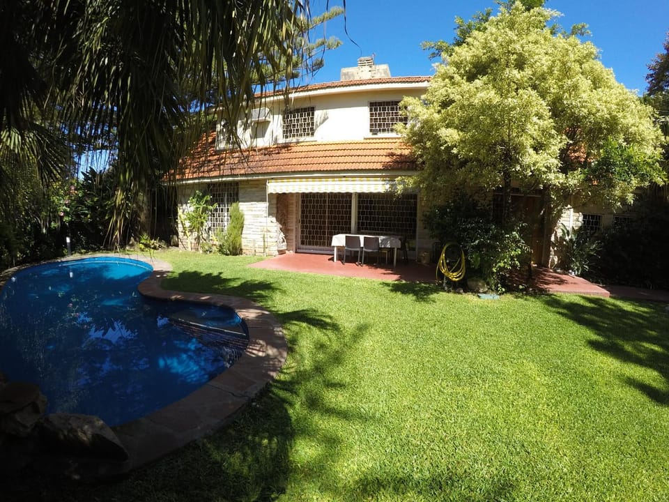 Property building, Garden, Garden, Garden view, Swimming pool, sunbed