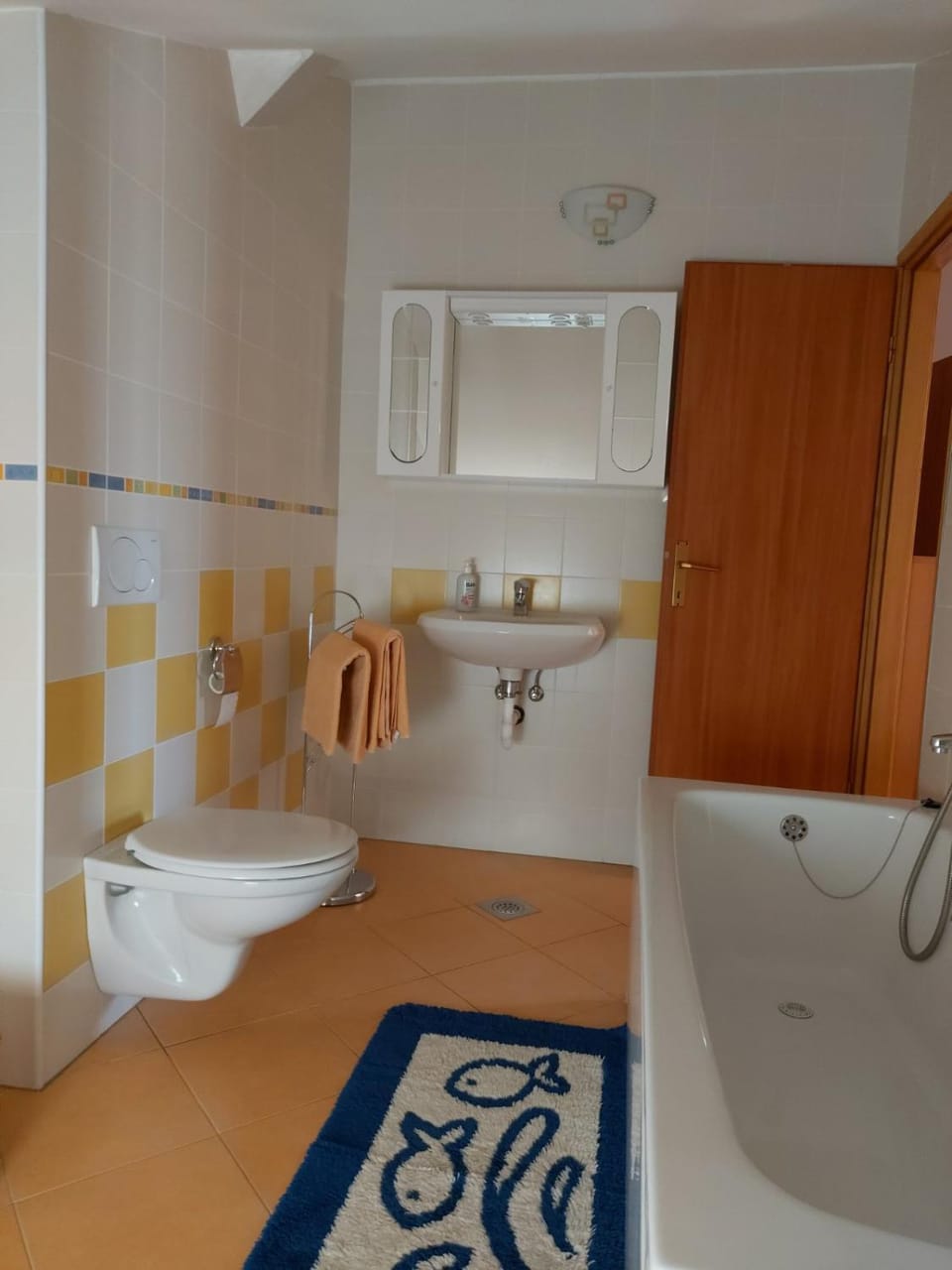 Bathroom, Bath, towels