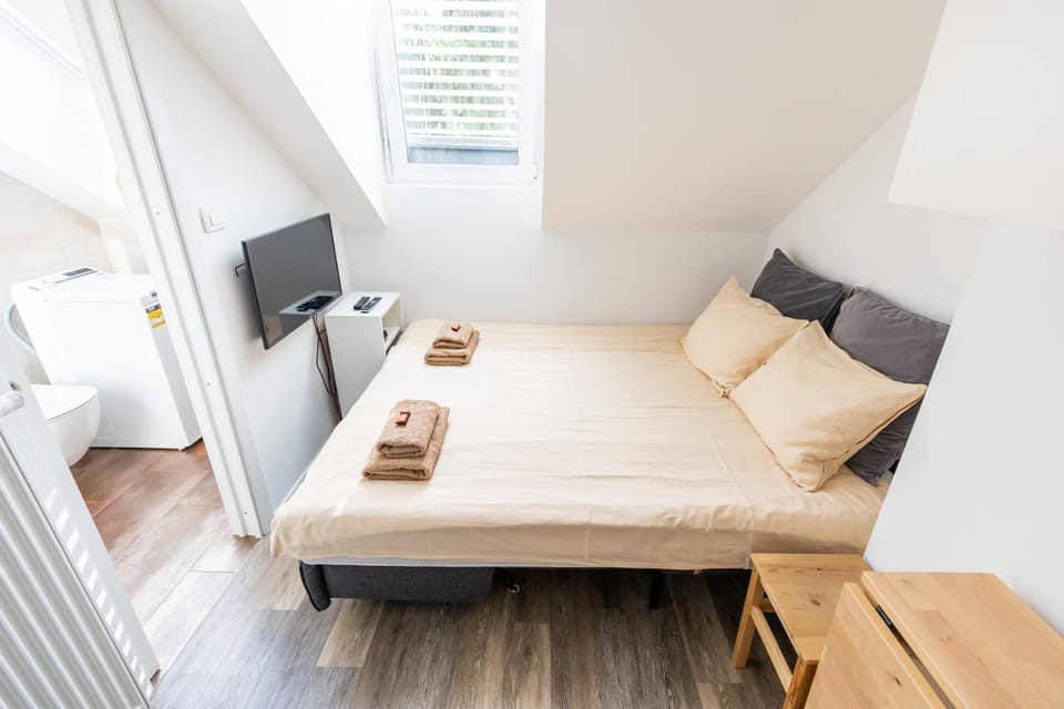 Communal lounge/ TV room, Bed