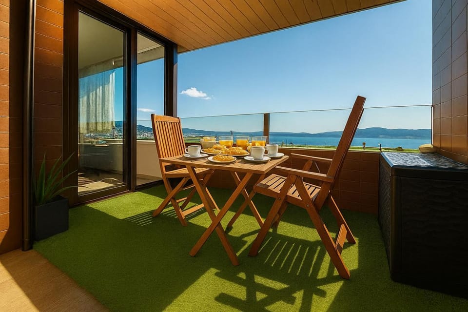 View (from property/room), Balcony/Terrace, Sea view