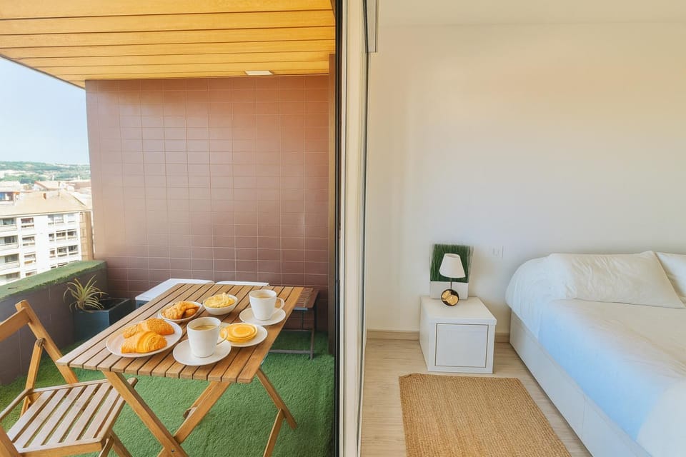 Bed, Balcony/Terrace, Photo of the whole room, Bedroom