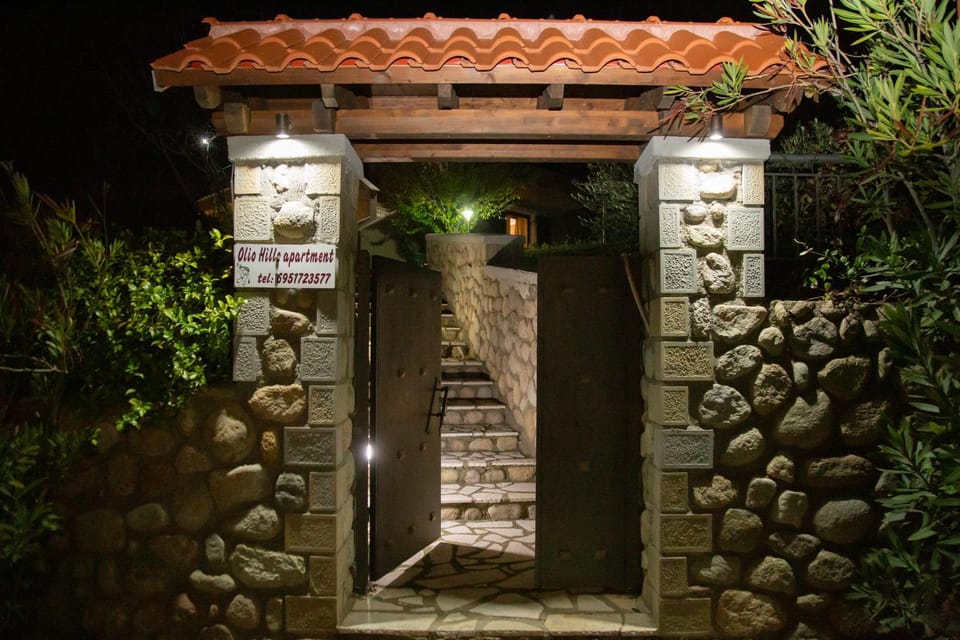 Facade/entrance, Night
