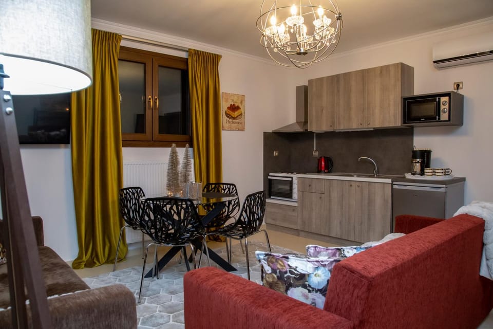 Kitchen or kitchenette, Seating area, Dining area, minibar, pet friendly, stove