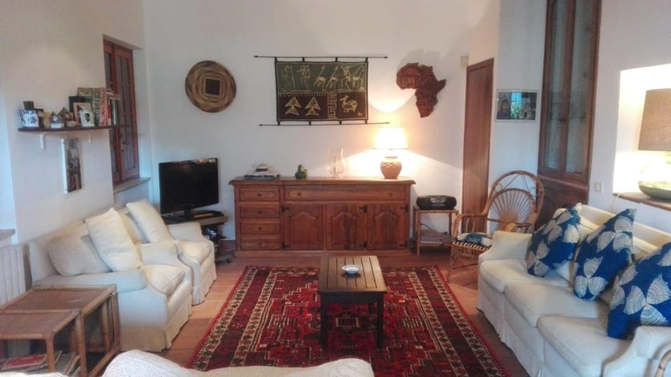 Communal lounge/ TV room, Living room