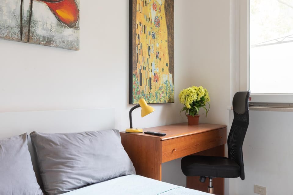 Bed, TV and multimedia, Photo of the whole room, Bedroom, internet, wardrobe, air conditioner