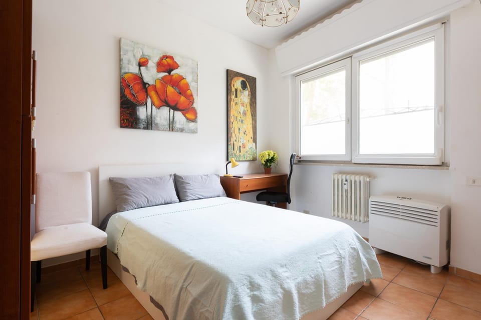 Bed, TV and multimedia, Photo of the whole room, Bedroom, internet, wardrobe, air conditioner