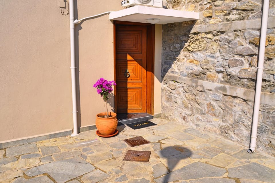 Facade/entrance, Day, Summer, On site