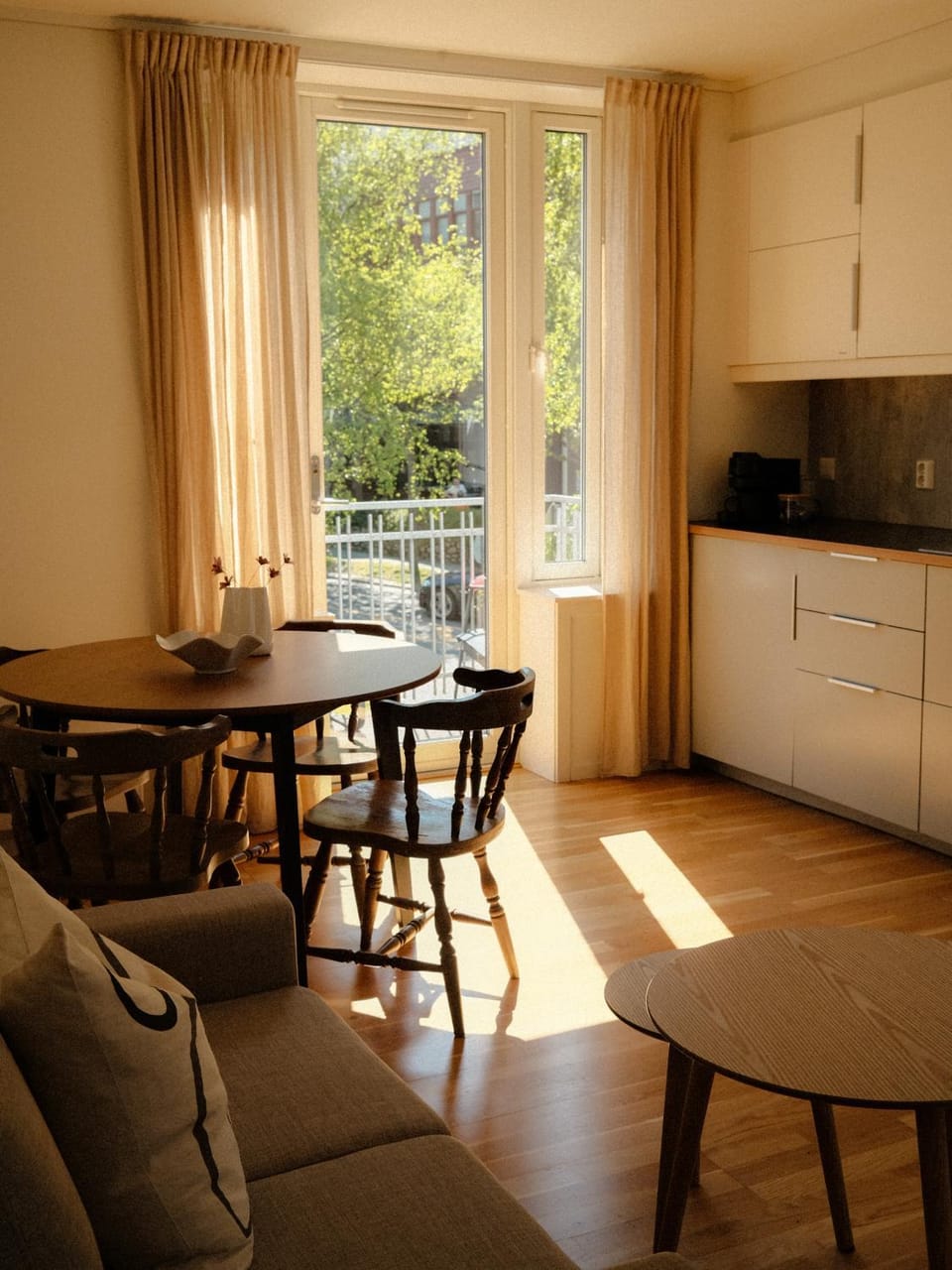 Dining area, kitchen