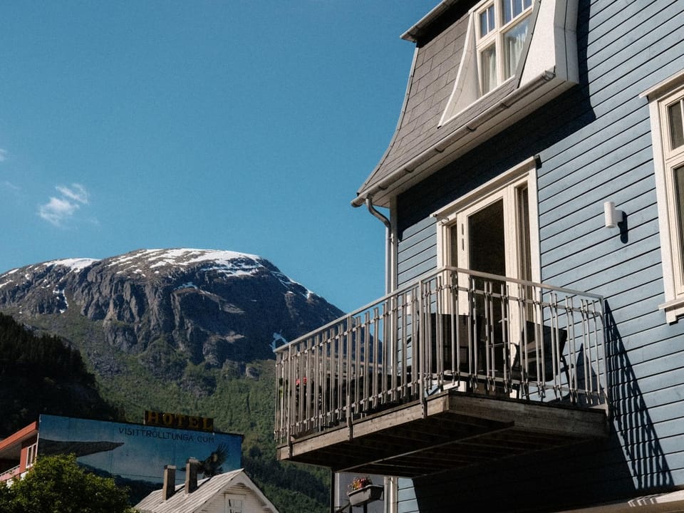 Balcony/Terrace, City view, Mountain view, Mountain view, Street view
