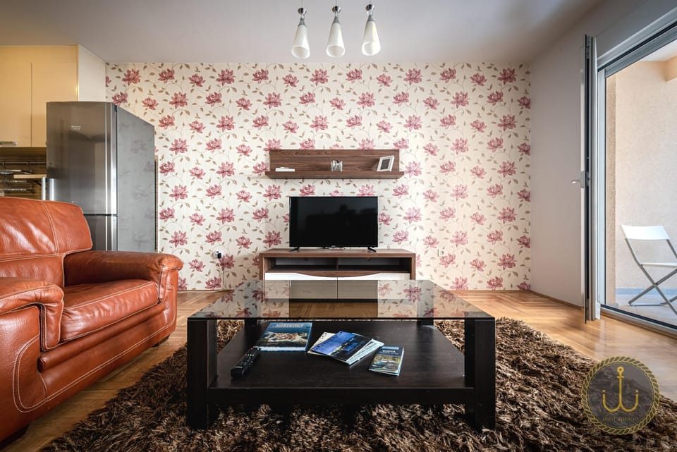 Communal lounge/ TV room, Living room, Seating area