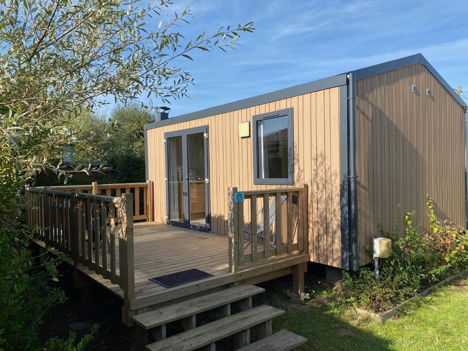 Camping-Caravaning de la Mollière Campground/ 
RV Resort in Hauts-de-France