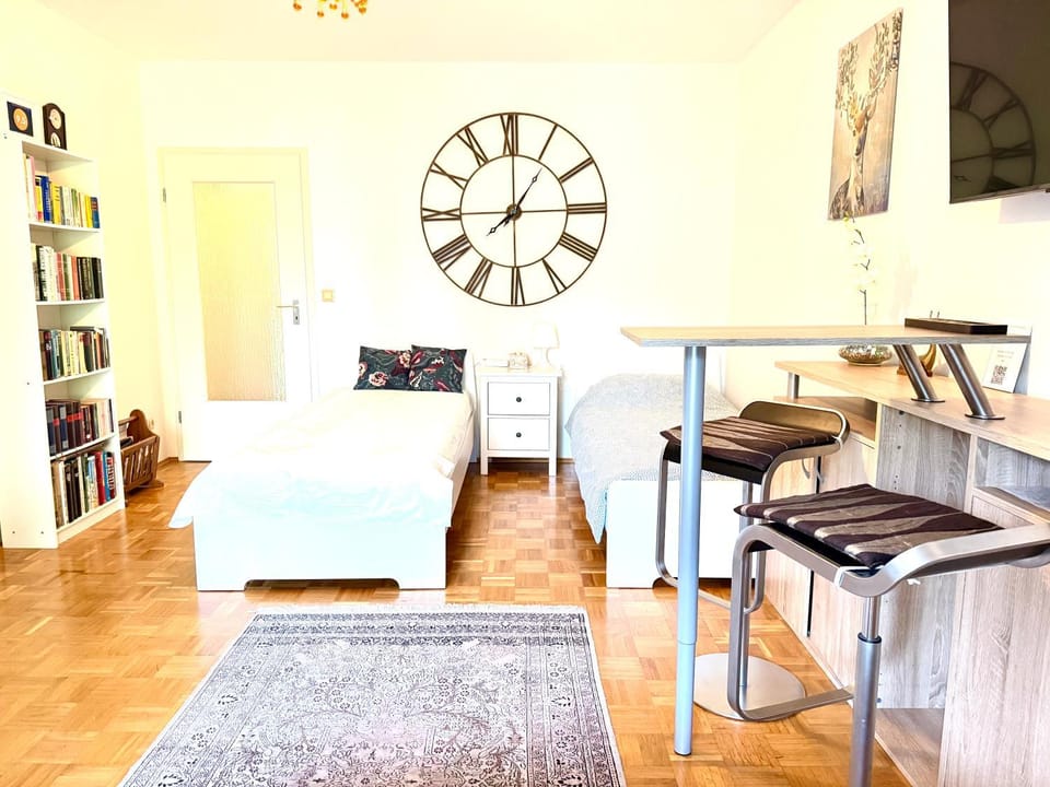Welcome to Messe! Two-bedroom SmartApartment &Balcony Apartment in Lower Saxony, Germany