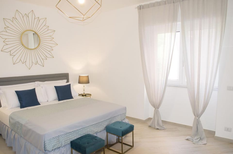 Bed, Photo of the whole room, Decorative detail