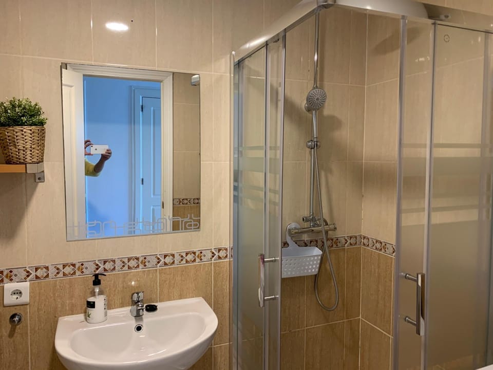 Bathroom, Decorative detail