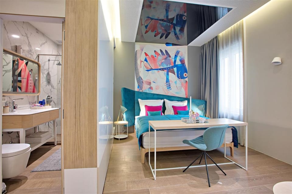 Photo of the whole room