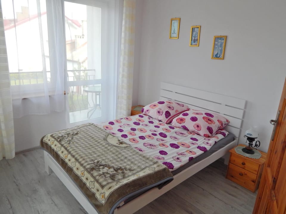 Shower, Toilet, Bathroom, TV and multimedia, Coffee/tea facilities, Balcony/Terrace, Photo of the whole room, Bedroom