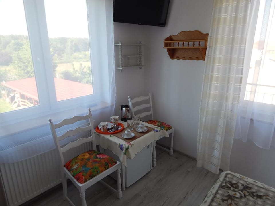Shower, Toilet, Bathroom, Coffee/tea facilities, Balcony/Terrace, Food, Continental breakfast, Buffet breakfast