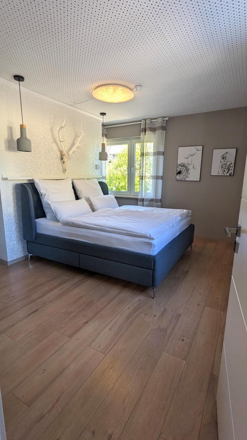 Bed, Bedroom