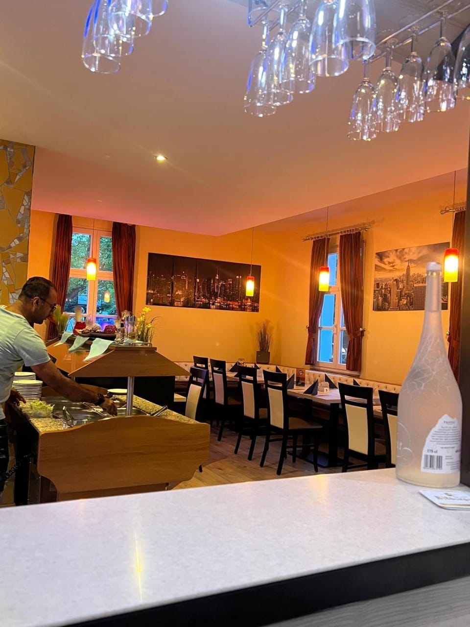 Restaurant/places to eat, Lounge or bar, Food and drinks, Banquet/Function facilities