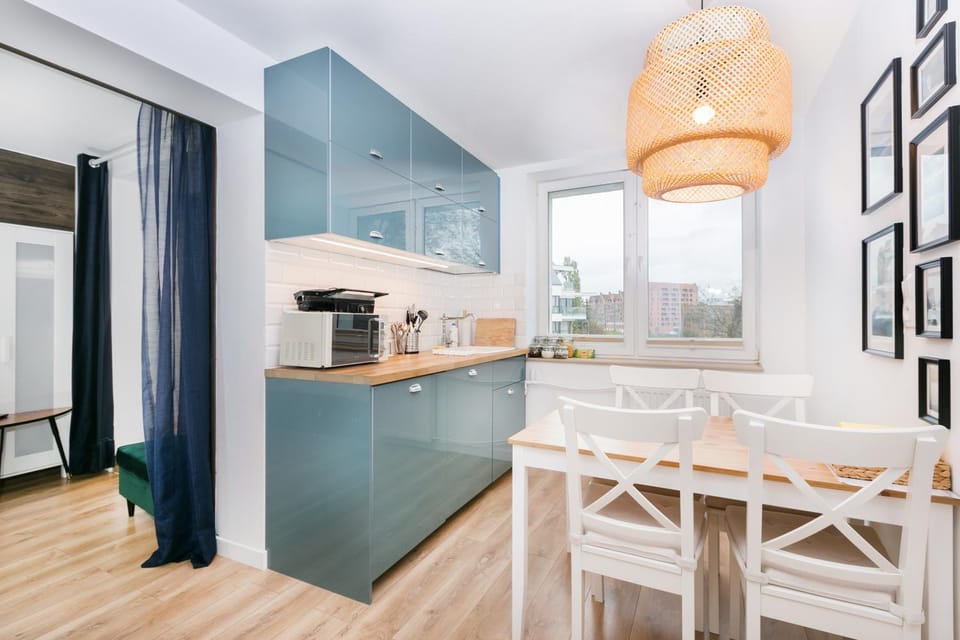 View (from property/room), Kitchen or kitchenette, Dining area, River view