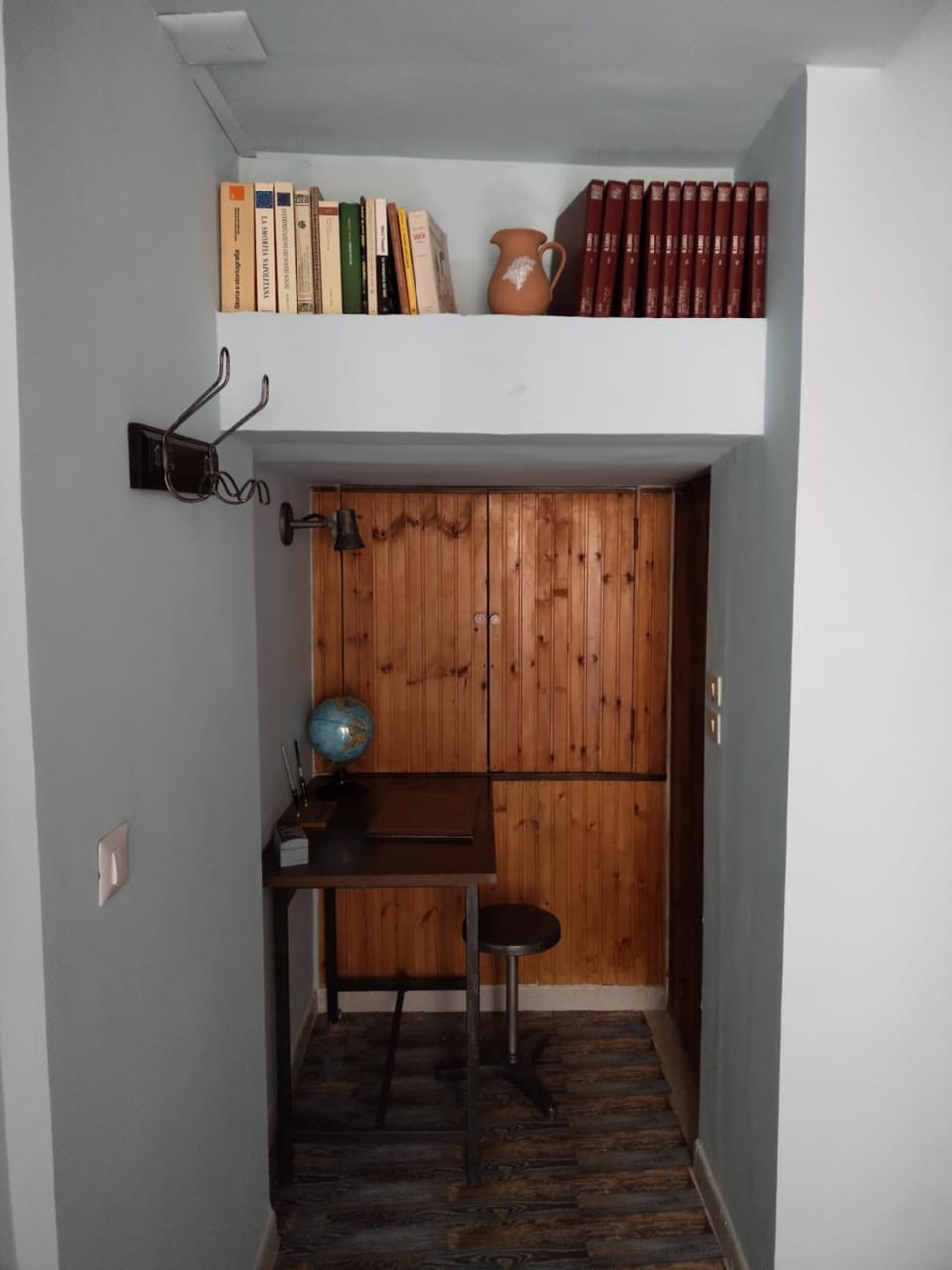 Library, wardrobe