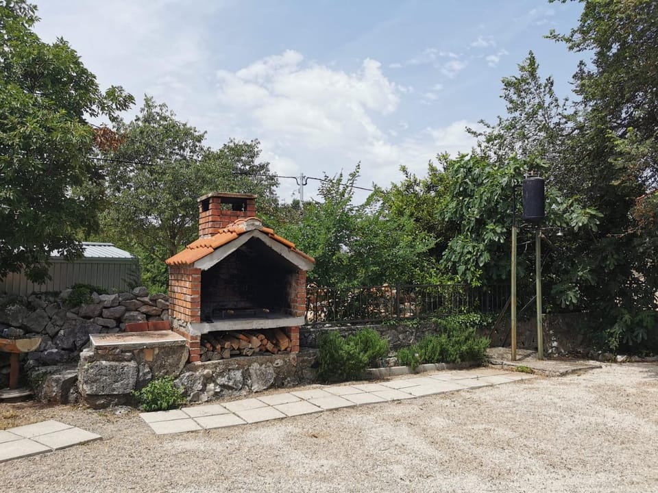 Holiday House Rasopasno House in Primorje-Gorski Kotar County