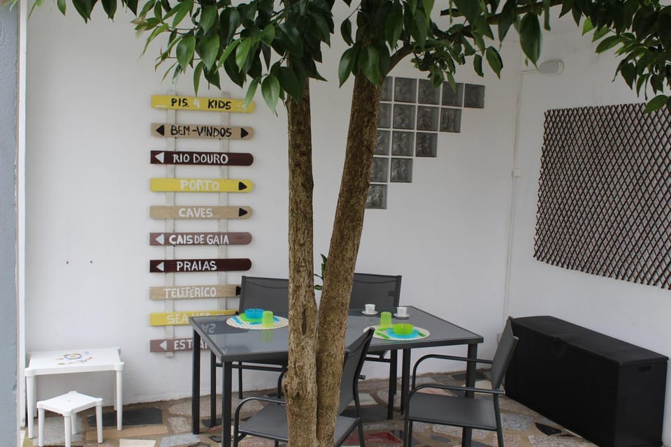 Patio, Off site, Day, BBQ facilities, Garden, Balcony/Terrace, On site, Garden view, Street view, children, young children, older children