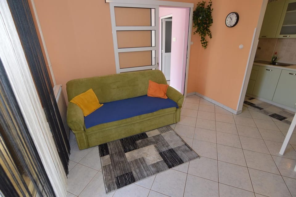 Apartments Sergggo - Top location 5minute walk Beach, Strand, Spiaggia Bed and Breakfast in Poreč