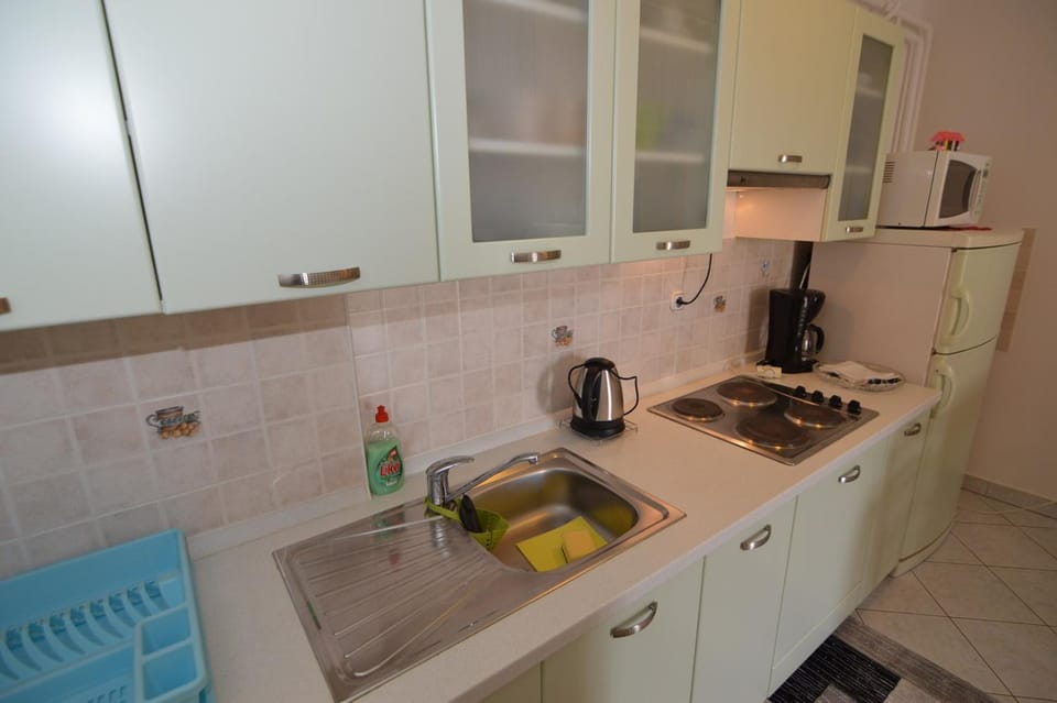 Apartments Sergggo - Top location 5minute walk Beach, Strand, Spiaggia Bed and Breakfast in Poreč