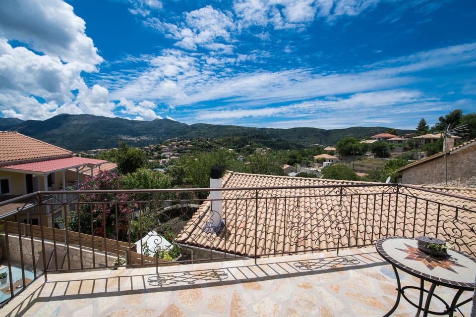 Balcony/Terrace, Mountain view